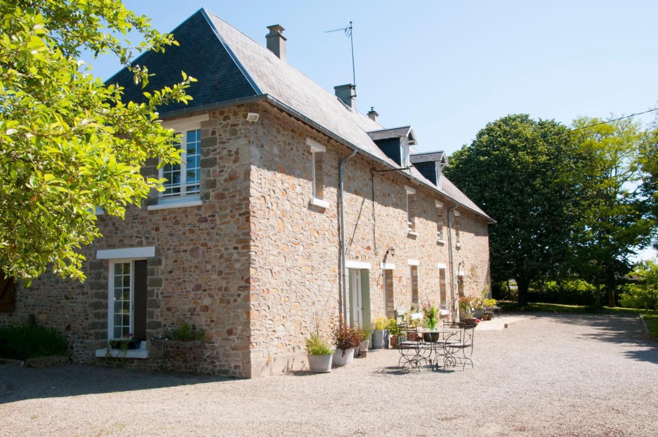 La Maison Des Tilleuls Saint-Germain-Sur-Seves Bagian luar foto