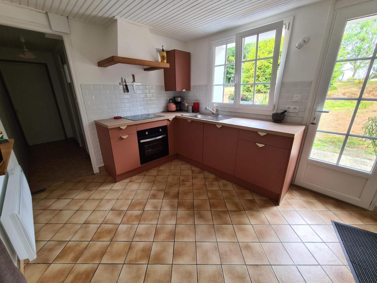 La Maison Des Tilleuls Saint-Germain-Sur-Seves Bagian luar foto