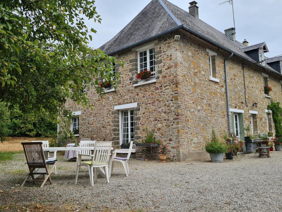 La Maison Des Tilleuls Saint-Germain-Sur-Seves Bagian luar foto