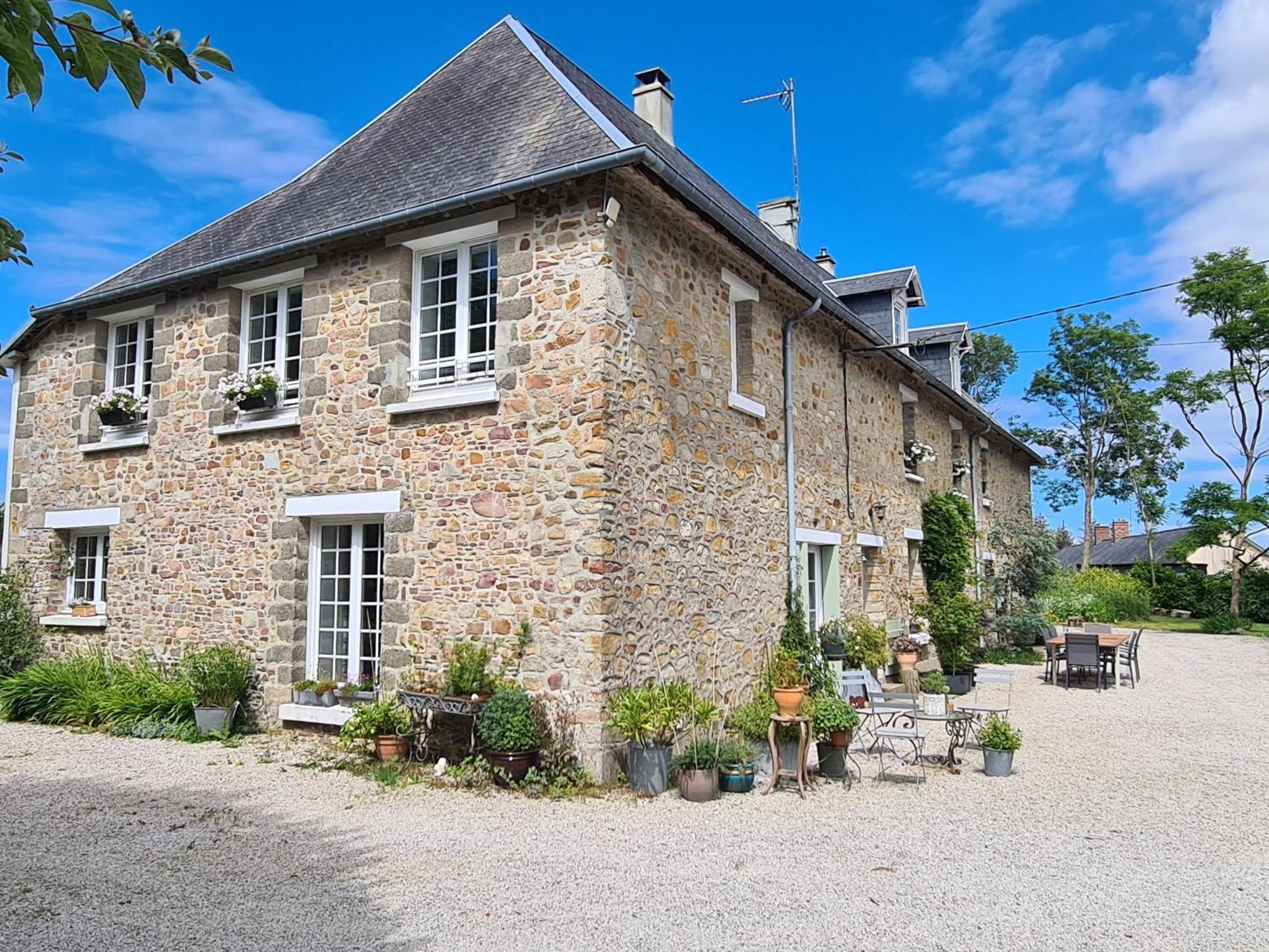 La Maison Des Tilleuls Saint-Germain-Sur-Seves Bagian luar foto