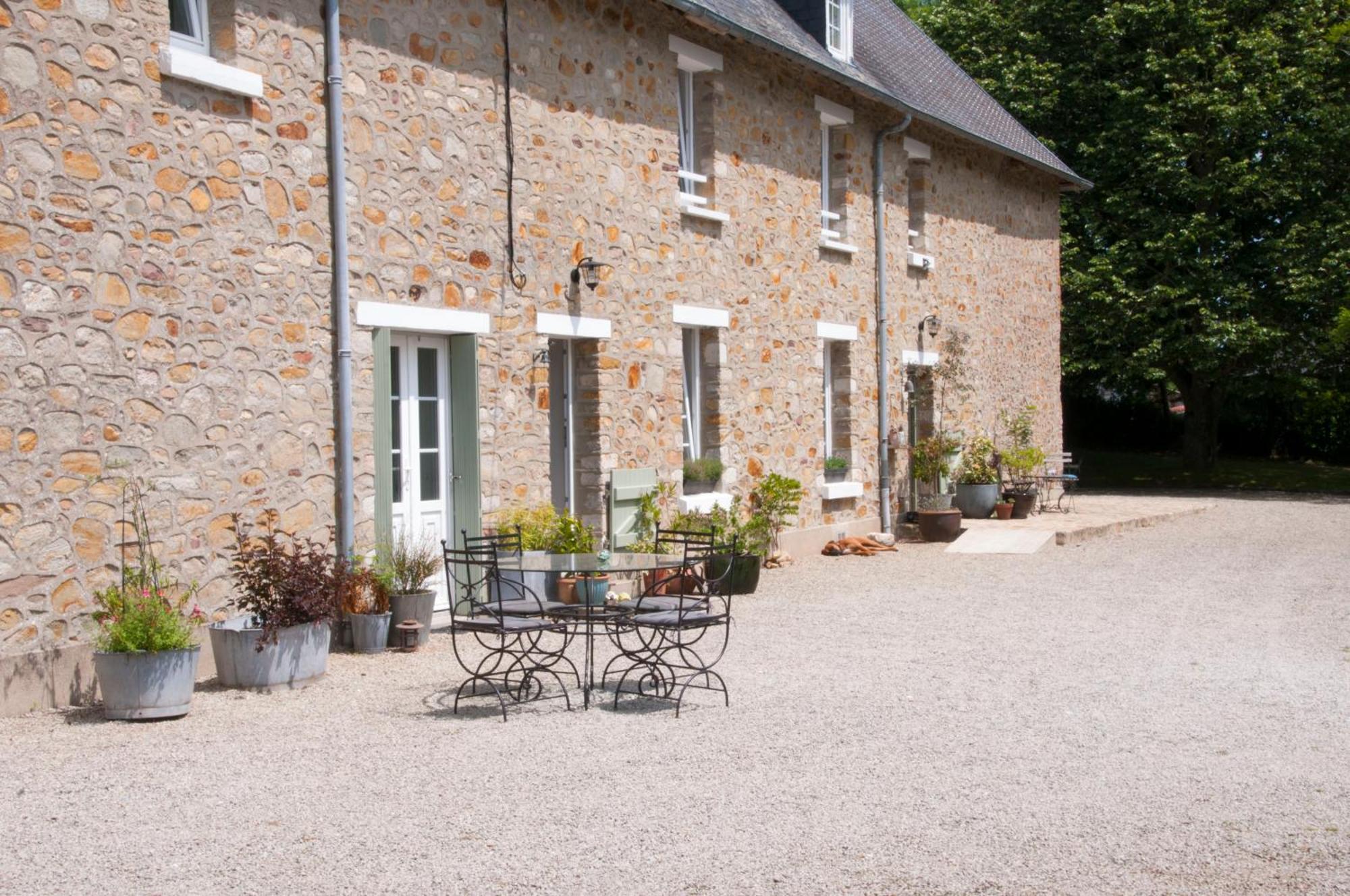 La Maison Des Tilleuls Saint-Germain-Sur-Seves Bagian luar foto